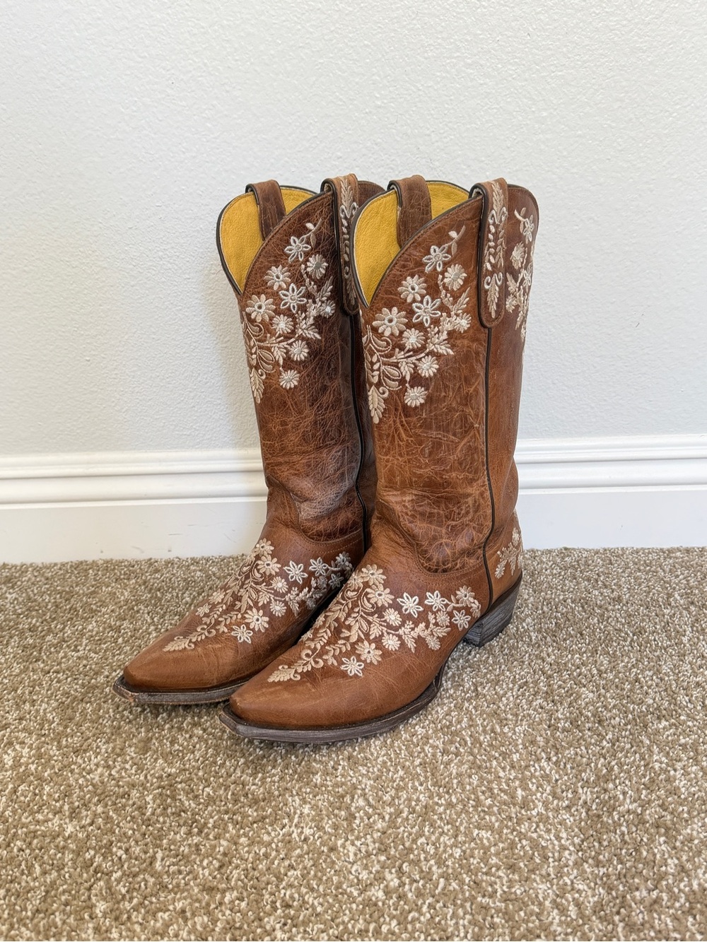 Cavender’s Floral Embroidered Cowboy Boots Size 10 Chestnut Western